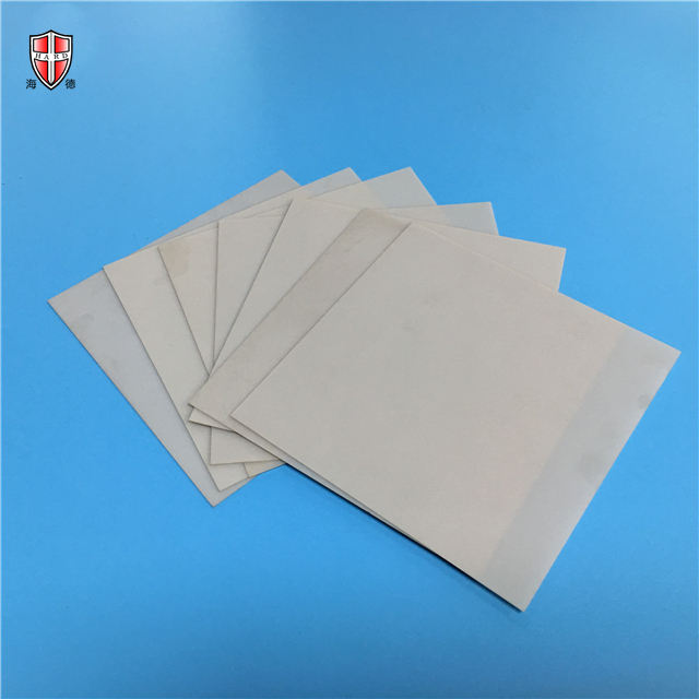 Aluminum nitride ceramic heat sink